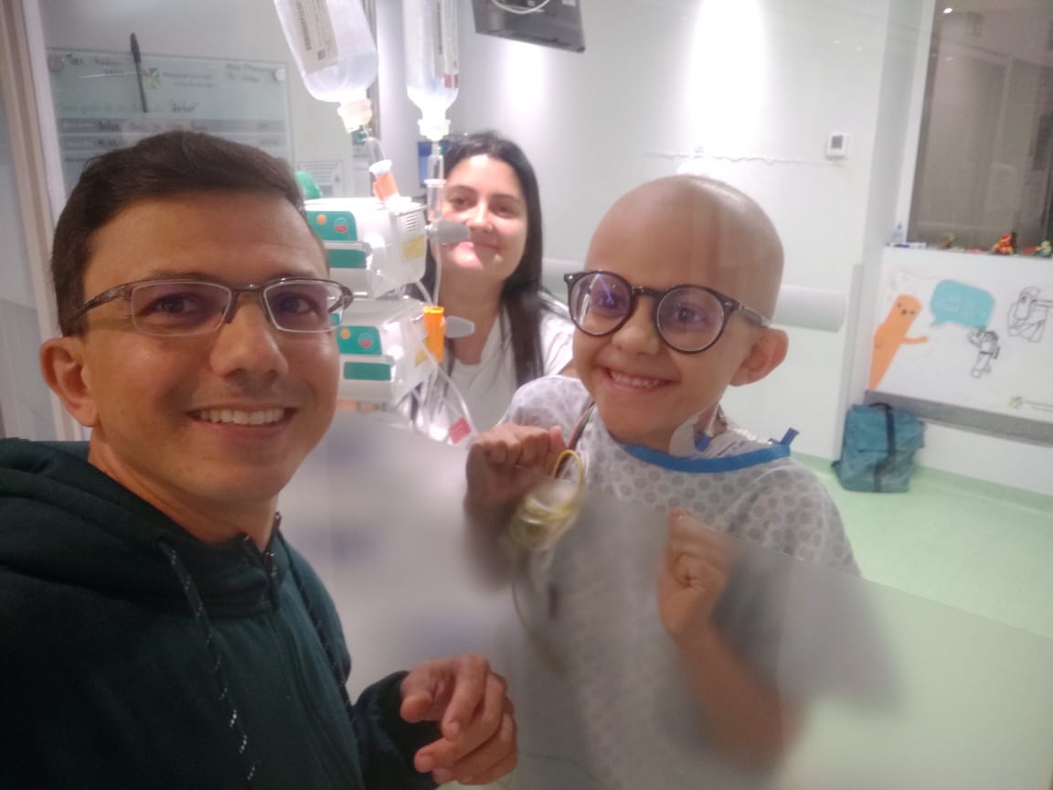 71 a cidades família de menino de seis anos comemora fim de tratamento oncológico –divulgaÇÃo1 71 a cidades família de menino de seis anos comemora fim de tratamento oncológico –divulgaÇÃo1