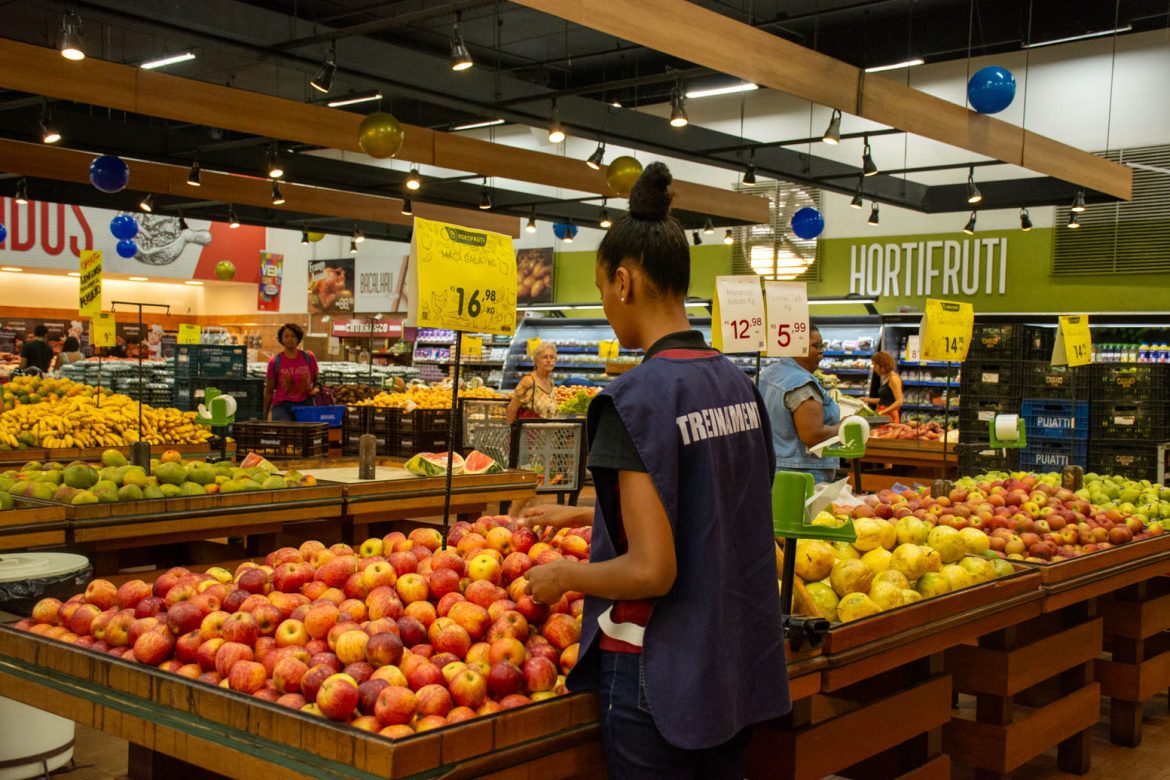 a 40 cf economia economista explica porque consumidor sente peso da inflação mesmo com expectativas de queda iam martins (1)