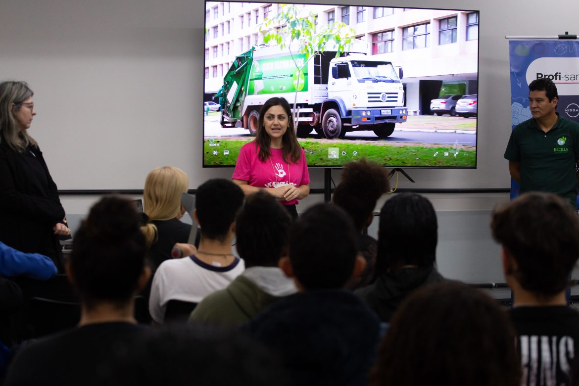a 58 cf economia nissan celebra dia do voluntário com ações ciep 488 ezequiel freire divulgação nissan cris oliveira (86)