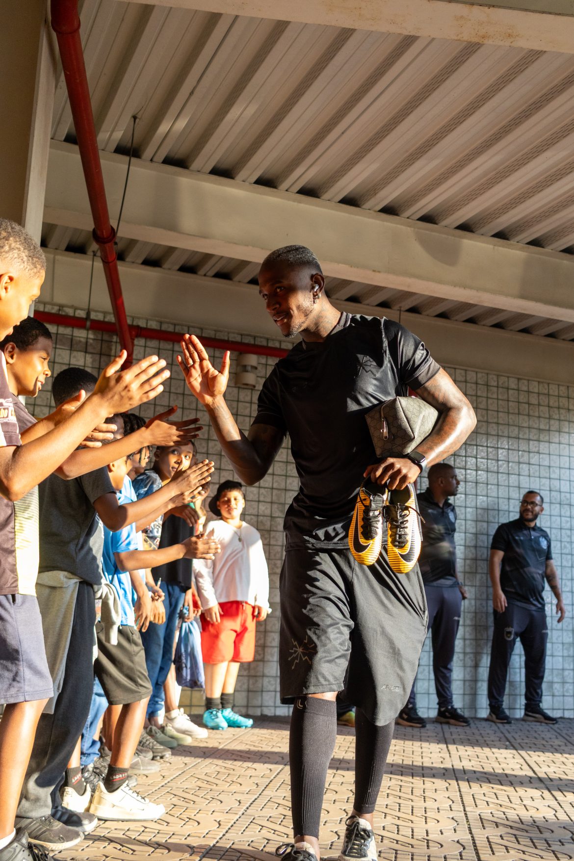assistidos do cras belo horizonte participam de ‘matchday especial’ no estádio raulino de oliveira divuilgação1
