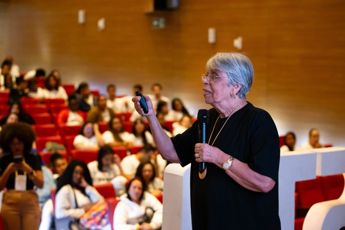 cerca de 600 pessoas no ii seminário de conscientização sobre amamentação em volta redonda cris oliveira pmvr