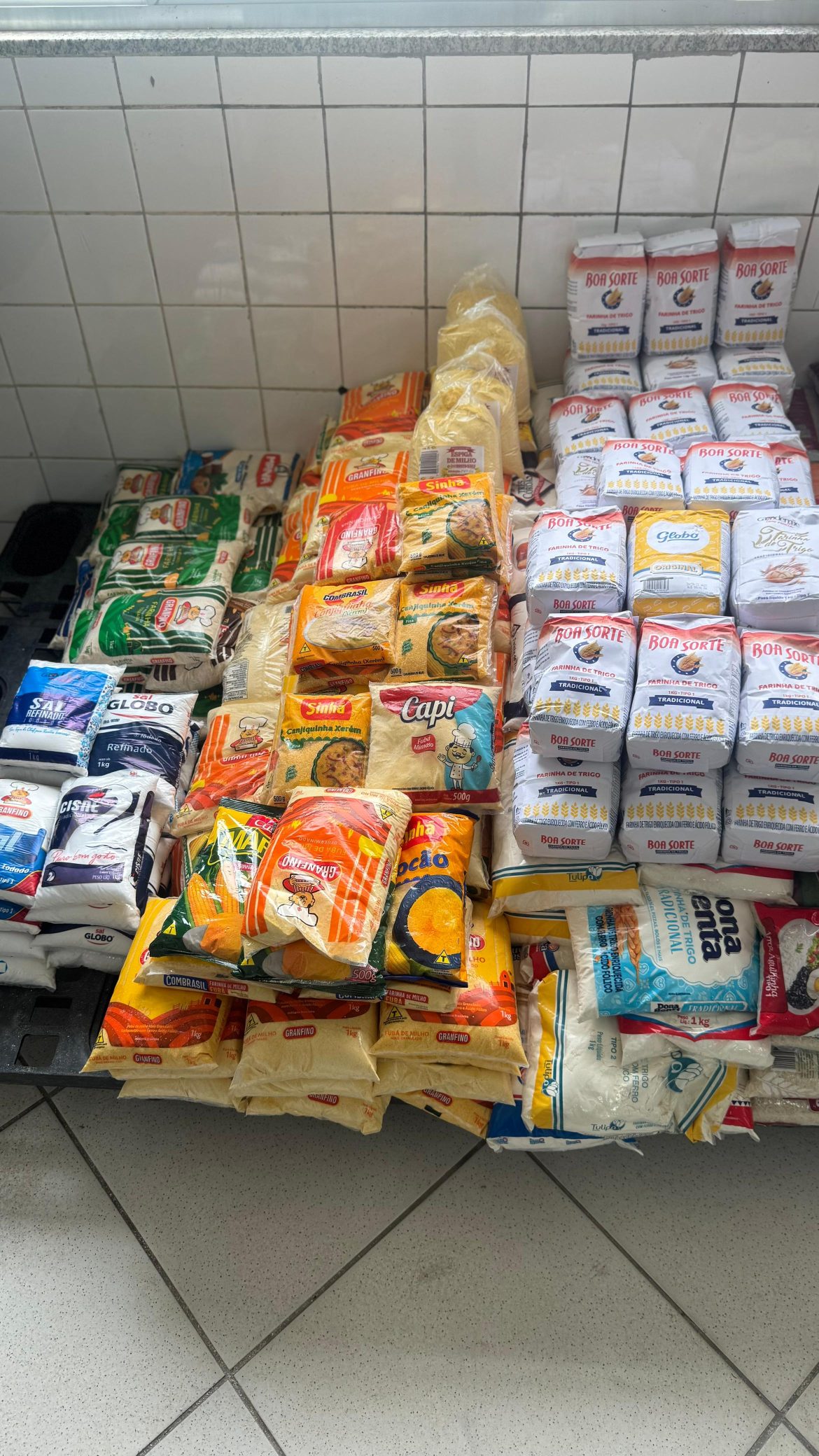 corrida da juventude arrecada mais de uma tonelada de alimentos para famílias em vulnerabilidade social divulgaão secom1d2 corrida da juventude arrecada mais de uma tonelada de alimentos para famílias em vulnerabilidade social divulgaão secom1d2