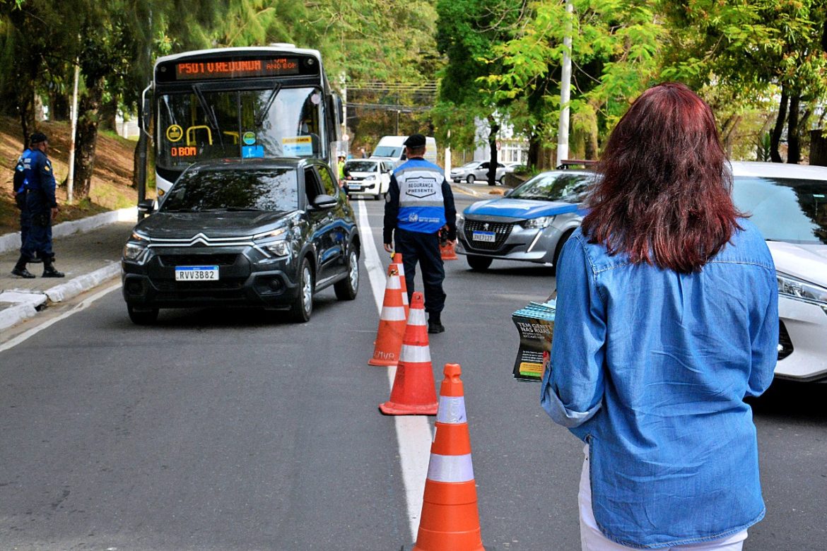 dia nacional de luta da população em situação de rua com blitz educativa em volta redonda jean alves smas
