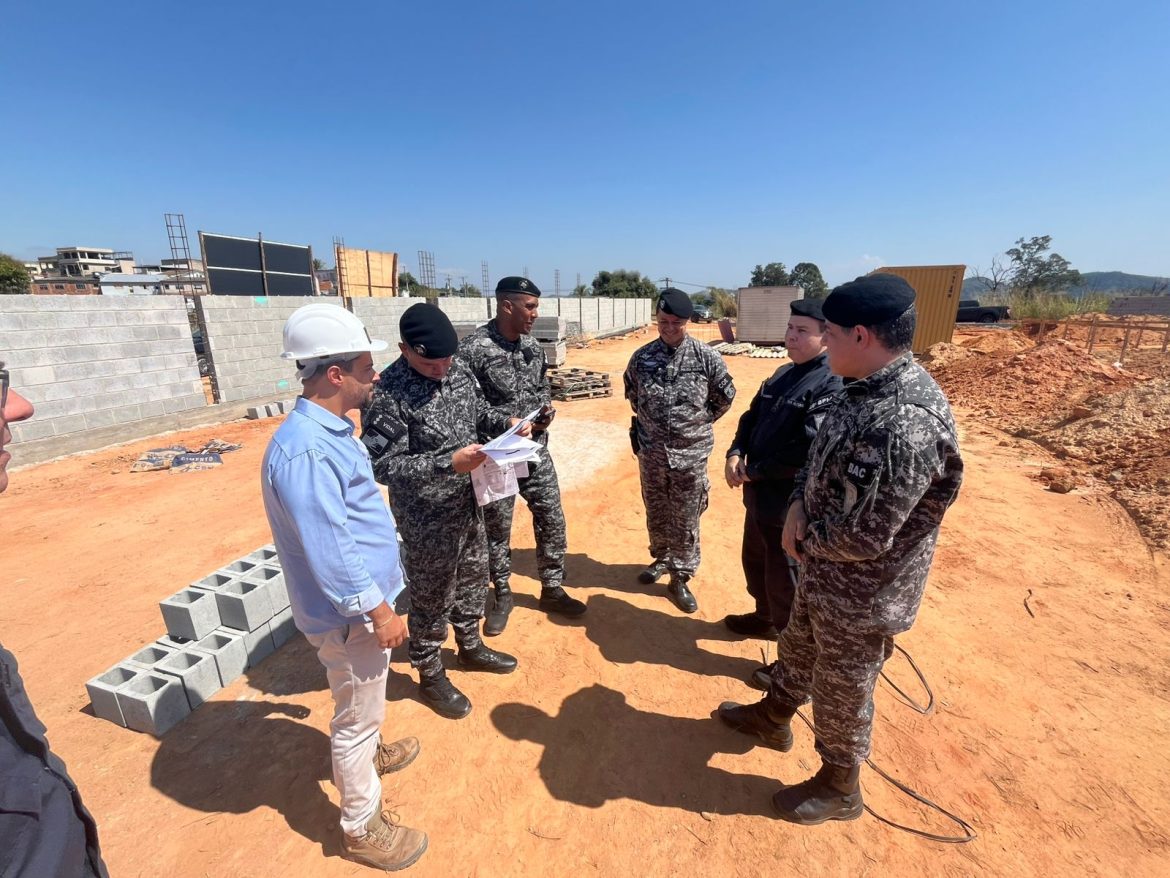 equipe técnica da pm visita obras do futuro batalhão de ações com cães em volta redonda divulgação pmvr equipe técnica da pm visita obras do futuro batalhão de ações com cães em volta redonda divulgação pmvr