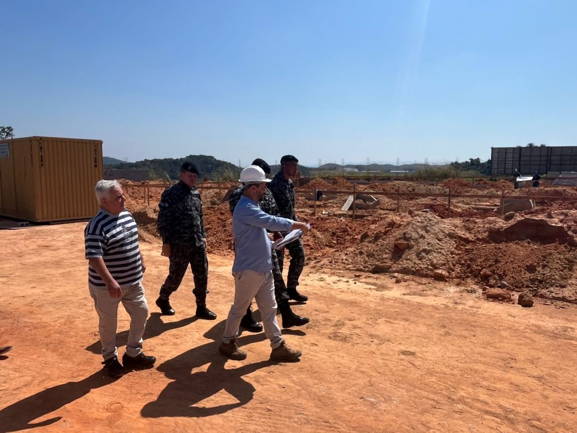 equipe técnica da pm visita obras do futuro batalhão de ações com cães em volta redonda divulgação pmvr1 equipe técnica da pm visita obras do futuro batalhão de ações com cães em volta redonda divulgação pmvr1