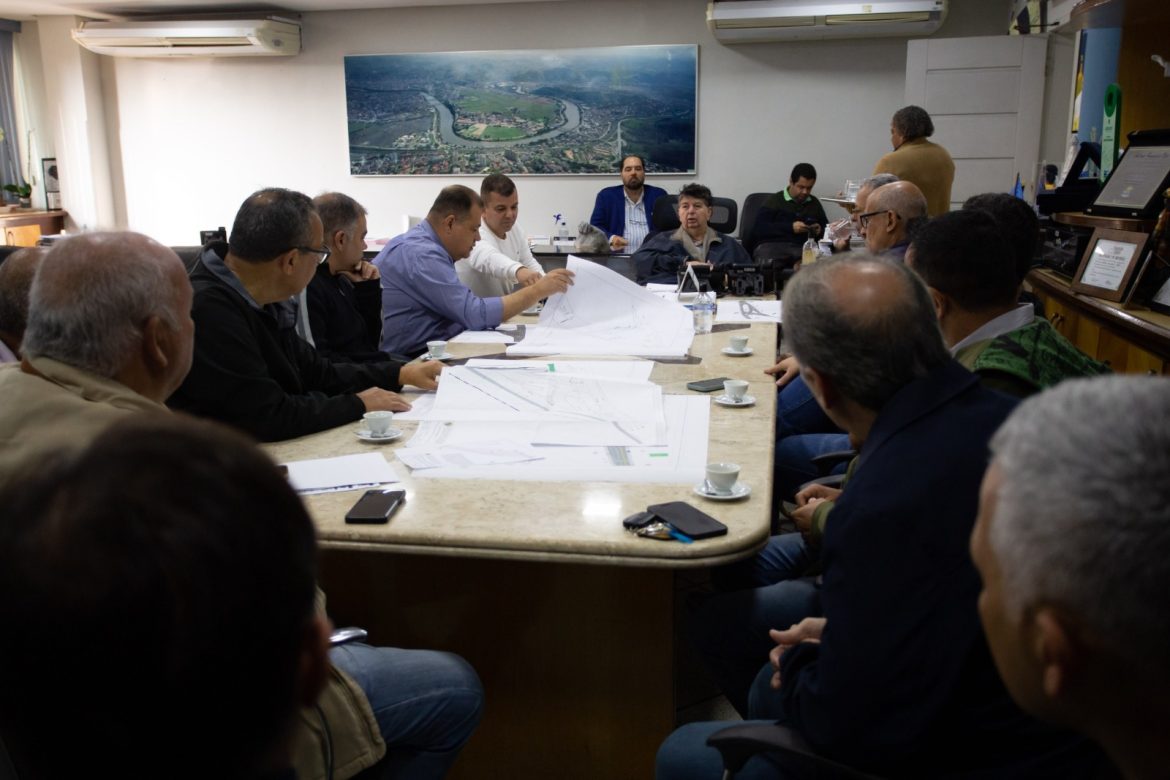 firmada parceria entre prefeituras de volta redonda e barra mansa para construção de rotatória cris oliveira pmvr11