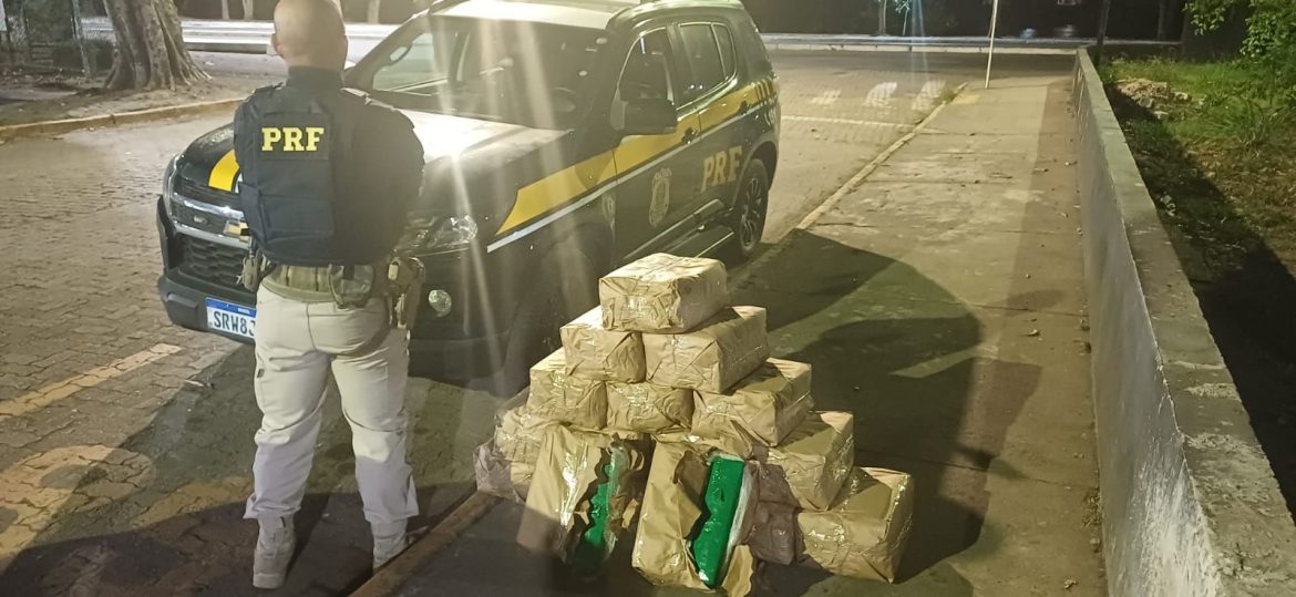 mais de 180 quilos de maconha apreendidos pela prf em resende divulgação11