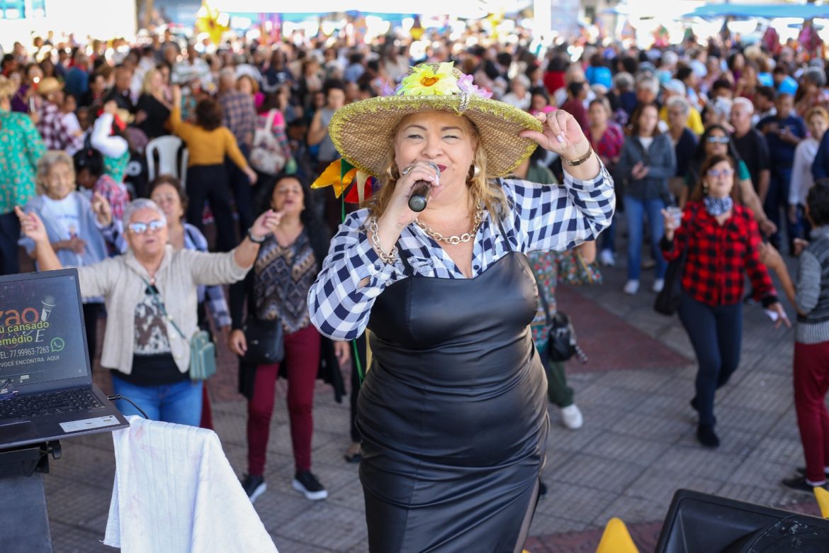 mais de mil pessoas participam do arraiá da convivência 2025 adriana cópio pmvr