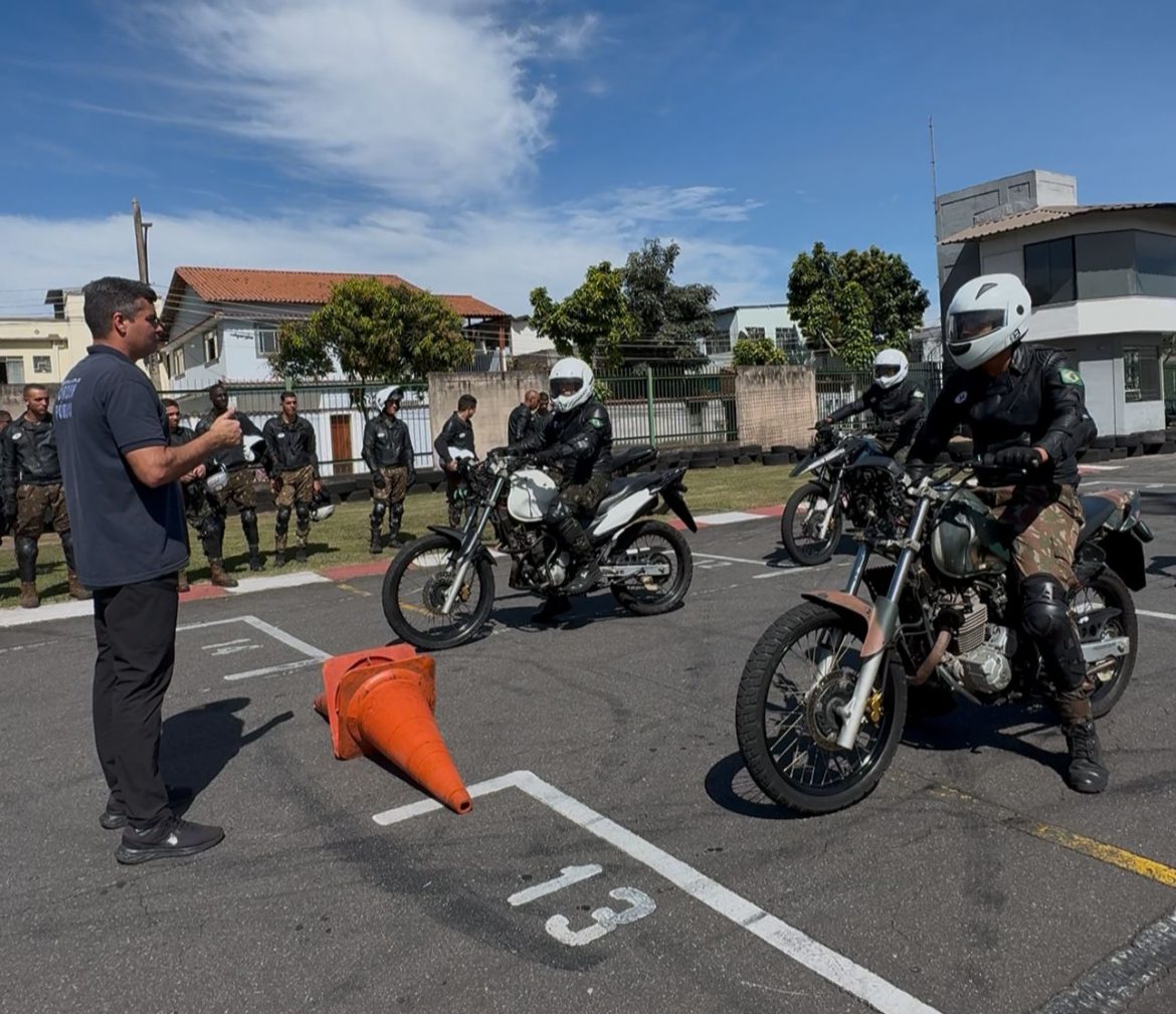 motociclistas batedores das forças armadas e bombeiros recebem capacitação da ordem pública de volta redonda divulgação semop11