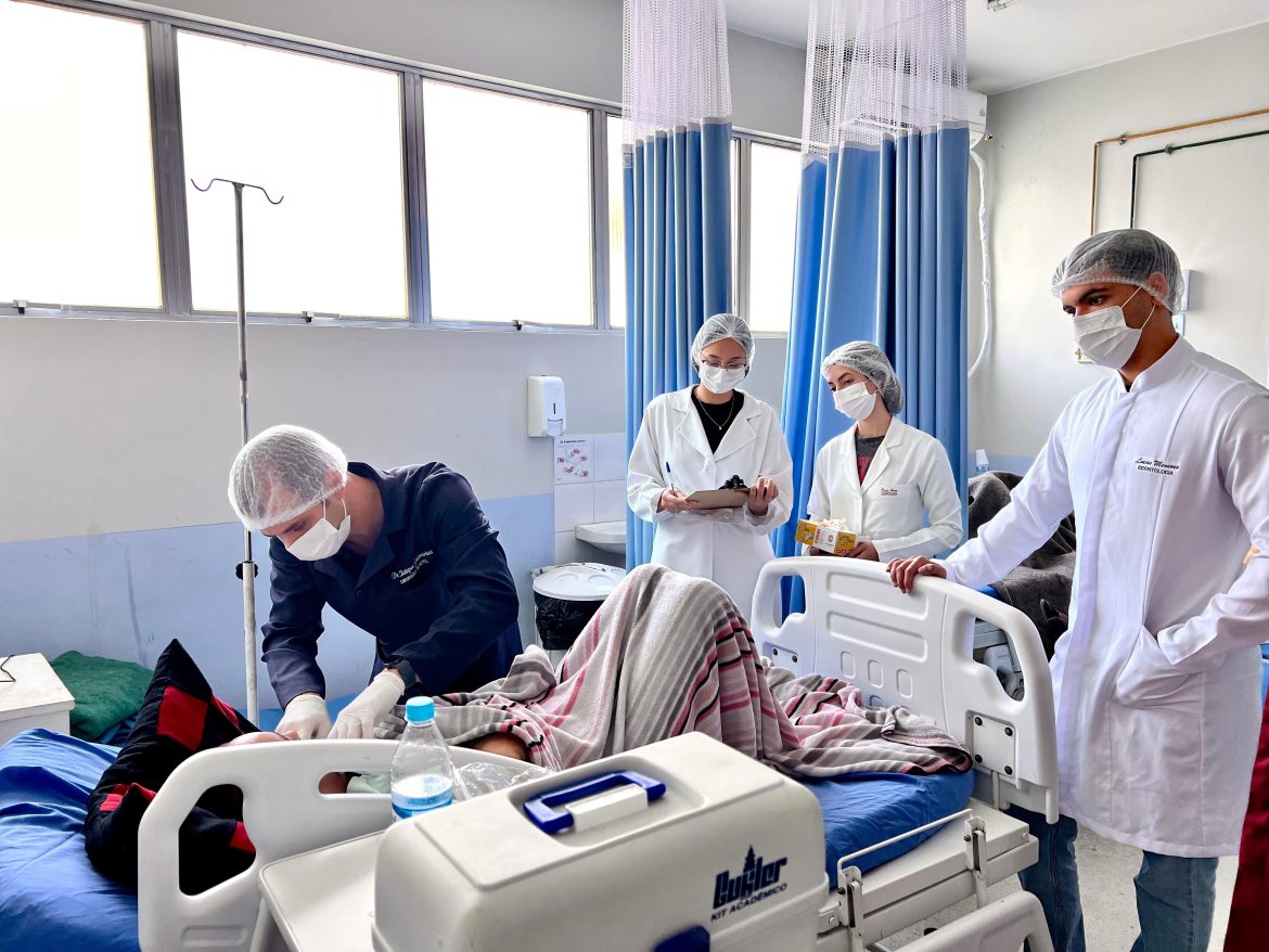 pacientes internados no hospital municipal de pinheiral recebem tratamento odontológico divulgação