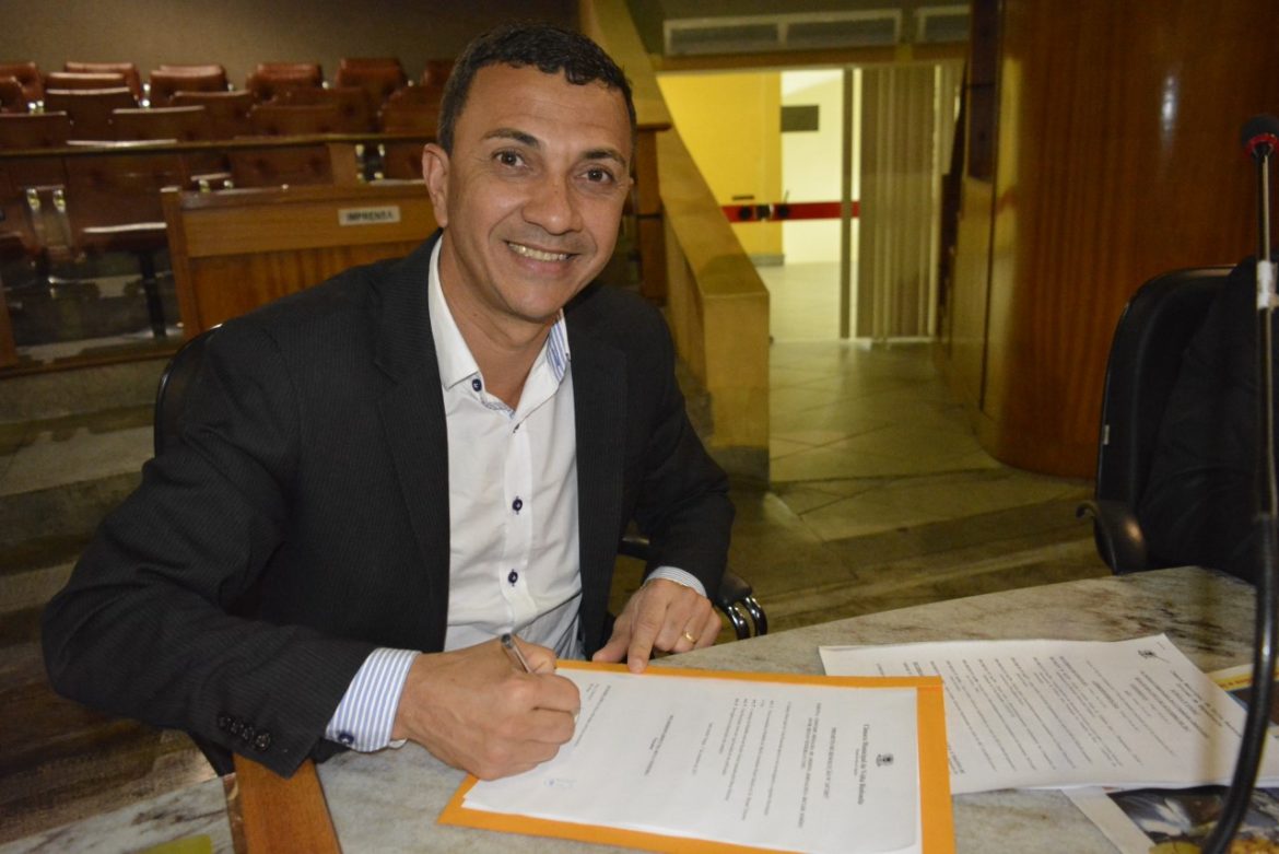 paulinho do raio x conquista início de compra de tvs e cadeiras para enfermarias da hospital regional arquivo vc