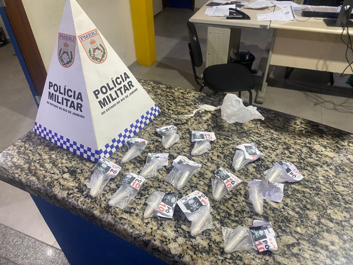 pm detém dupla com cocaína em piraí divulgaÇÃo