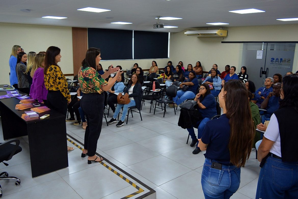 profissionais da assistência social se reúnem em conversa sobre violência contra a mulher em volta redonda jean alves pmvr111