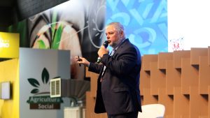 reitor marco antonio soares de souza durante apresentação no evento. (2)