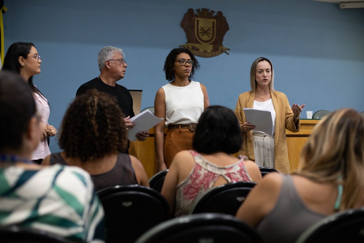 servidores de volta redonda recebem treinamento para atendimento sobre desconto no iptu 2026 cris oliveira pmvr