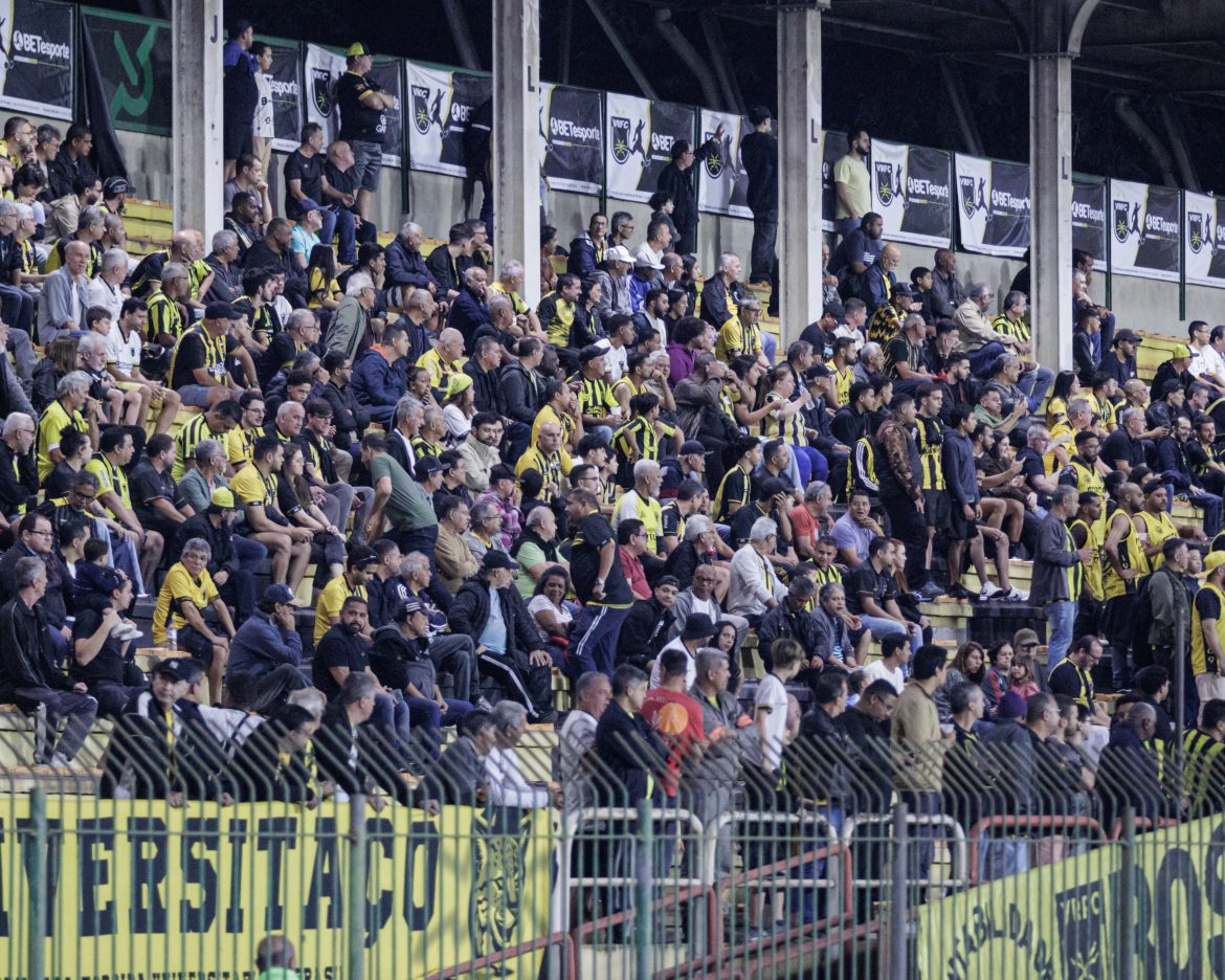 torcida do voltaço anderson mendes comkt vrfc