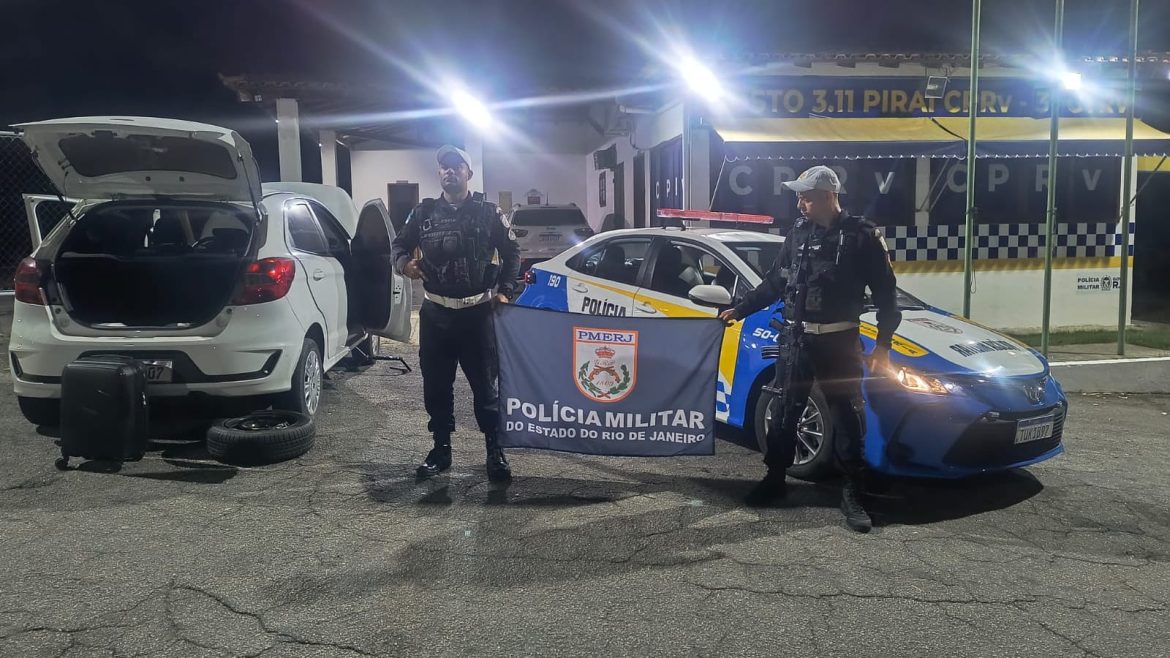 veículo clonado é apreendido durante ação do cprv em piraí divulgação