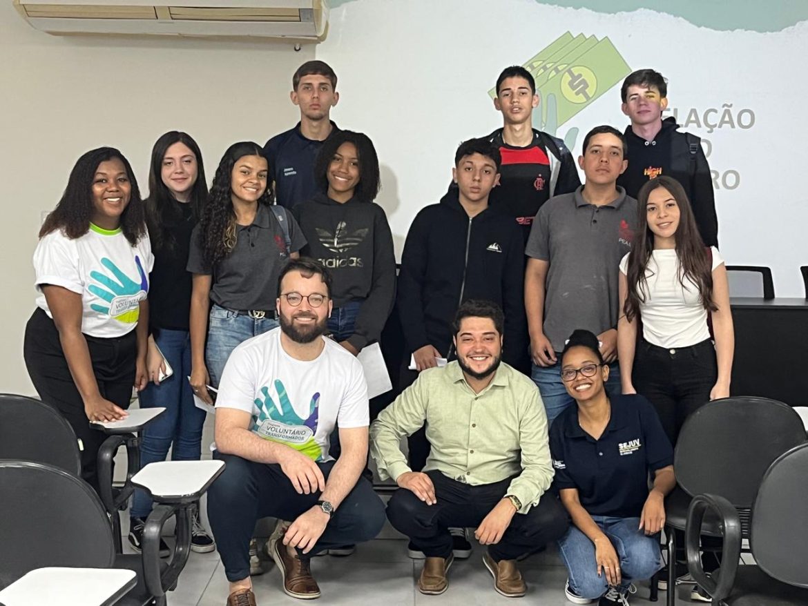 ‘se liga nas finanças’ foi tema de palestra para jovens aprendizes da prefeitura de volta redonda divulgação pmvr