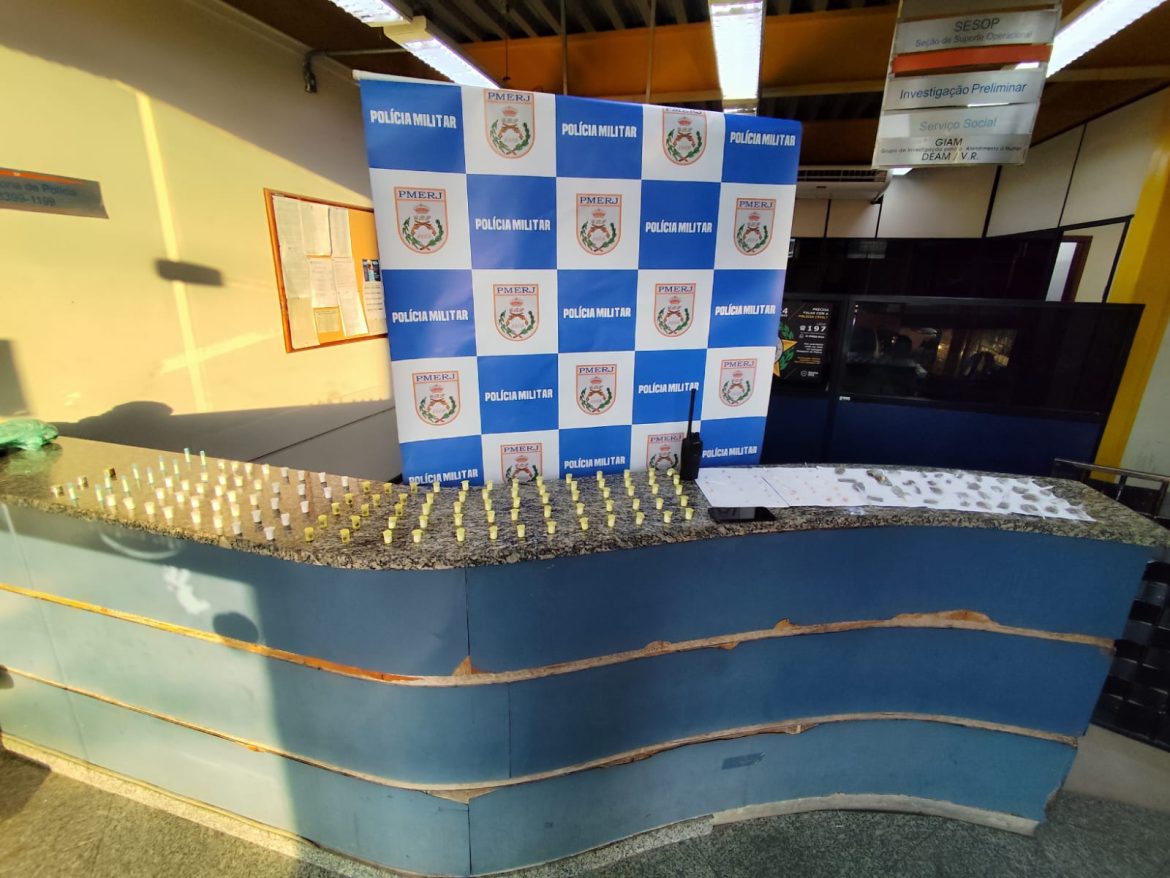 11 polÍcia pm detém suspeito de envolvimento com tráfico de drogas em barra mansa divulgaÇÃo