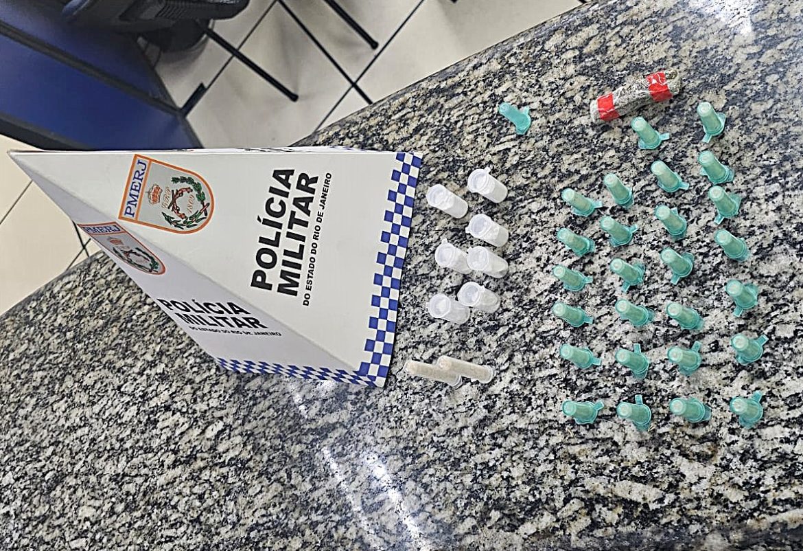 14.cf.res.polÍcia.cocaína e maconha apreendidas pela pm em porto real