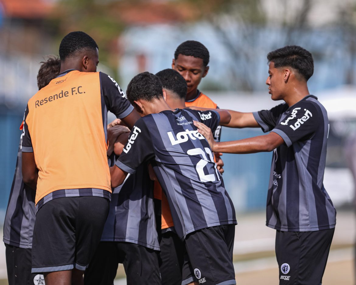 17.cf.res.esportes.sub 17 do resende vence.1.sub17.raphaeltores