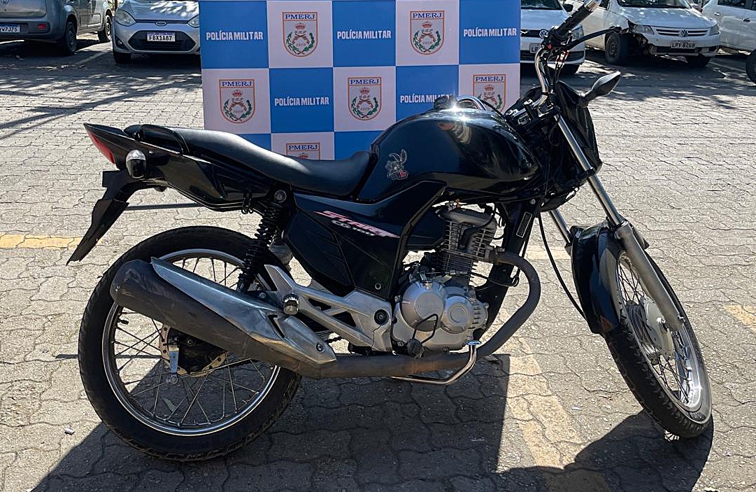 19.cf.res.polÍcia.pm apreende drogas e moto.2.moto.divulgaÇÃopm