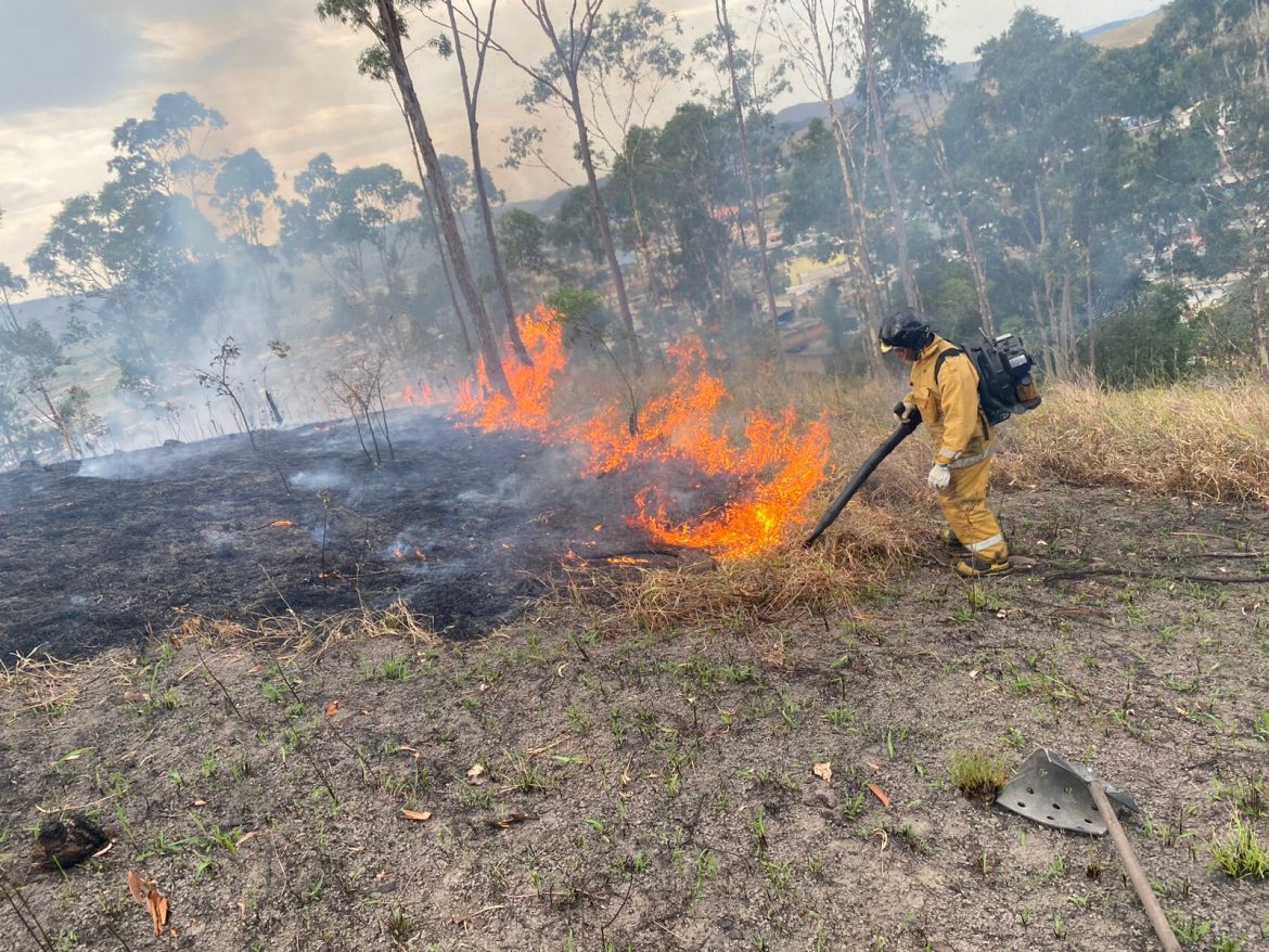 22.cf.res.cidades.defesa civil controla incêndio.redessociais (3)