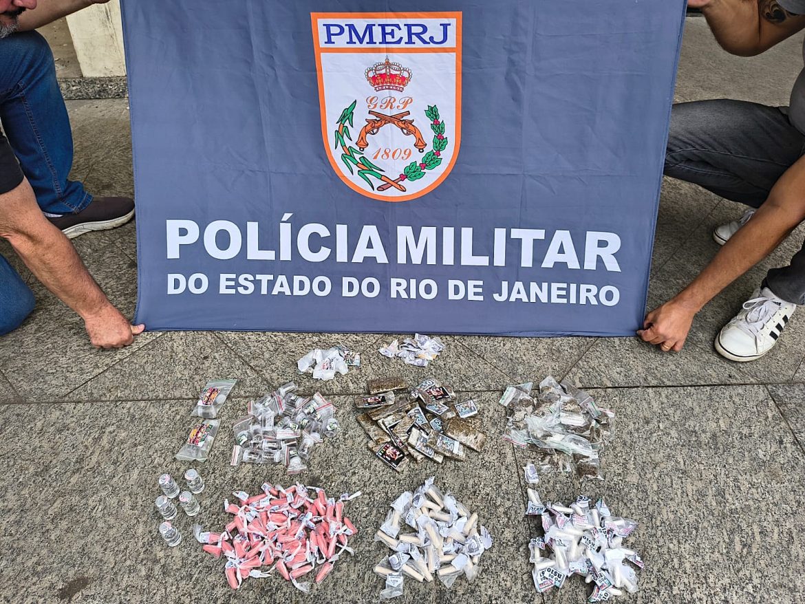 25.cf.res.polÍtica.pm prende dupla suspeita de tráfico.divulgaÇÃopm