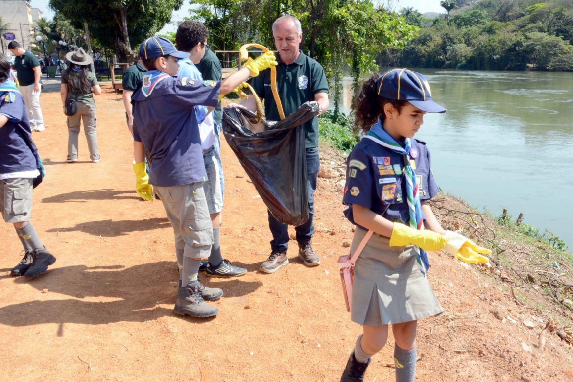 27.cf.res.cidades.barra mansa realiza mutirão.1.crianÇas.pauloimaspmbr (2)