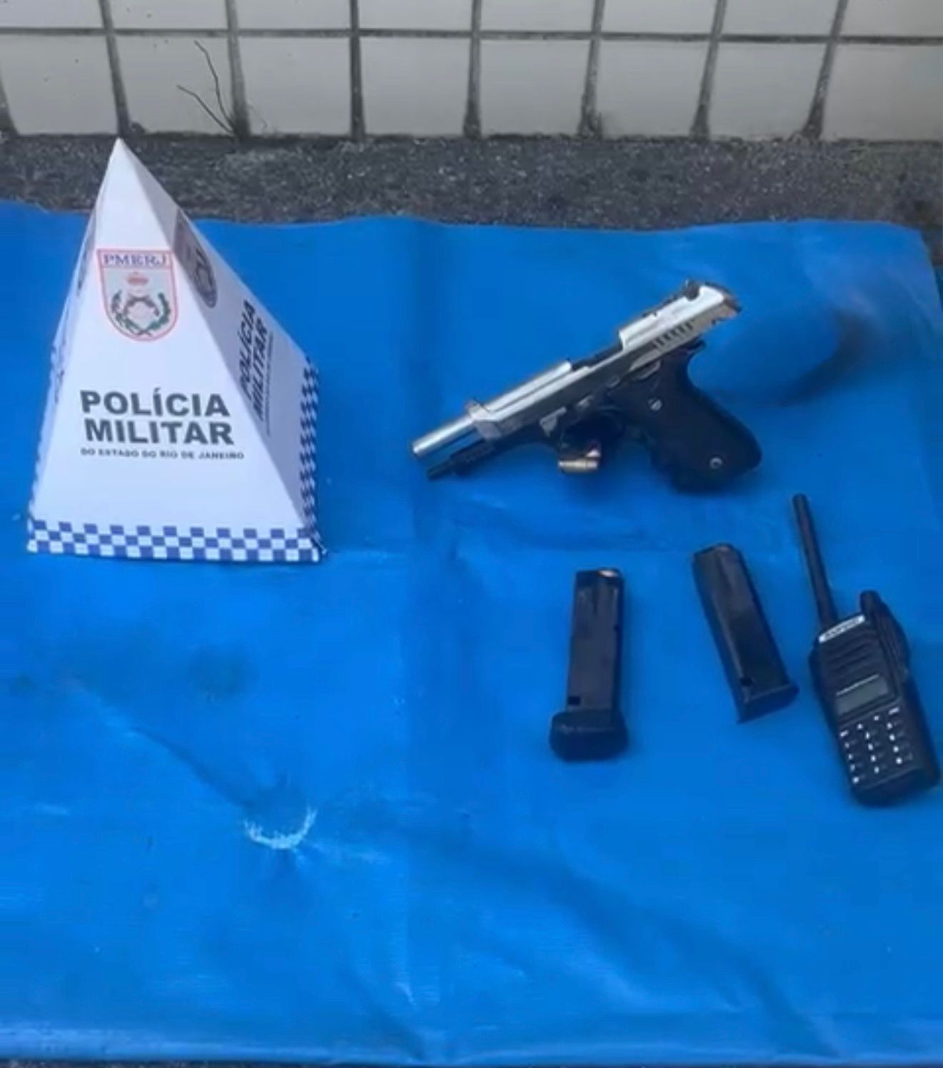 32.cf.res.polÍcia.homem morre.2.pistola.divulgaÇÃopm