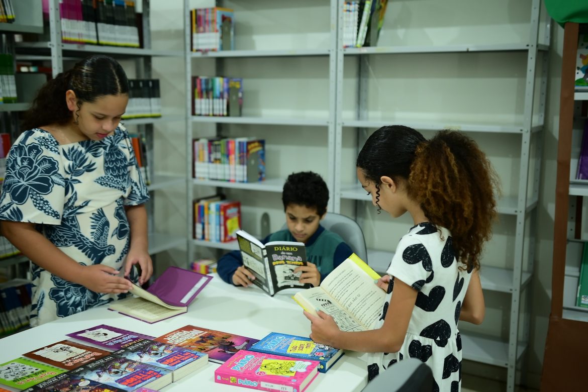 33.cf.res.cidades.biblioteca de porto real.1.livros.fabiaanosabinopmpr