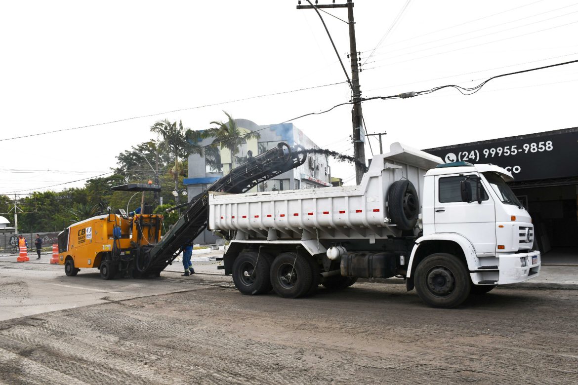 34.cf.res.cidades.resende segue com obras de pavimentação.1.avenida.divulgaÇÃopmr (2) 34.cf.res.cidades.resende segue com obras de pavimentação.1.avenida.divulgaÇÃopmr (2)