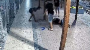 35.cf.res.polÍcia.homem em situação de rua.redessociais