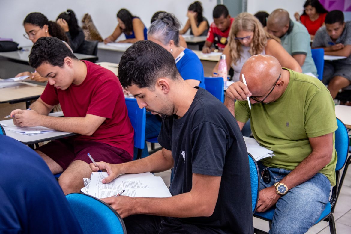 36 cf economia vestibular cederj abre inscrições para 16 cursos de graduação com foco a inserção no mercado de trabalho divulgaÇÃo filipe dutra 2 (1)