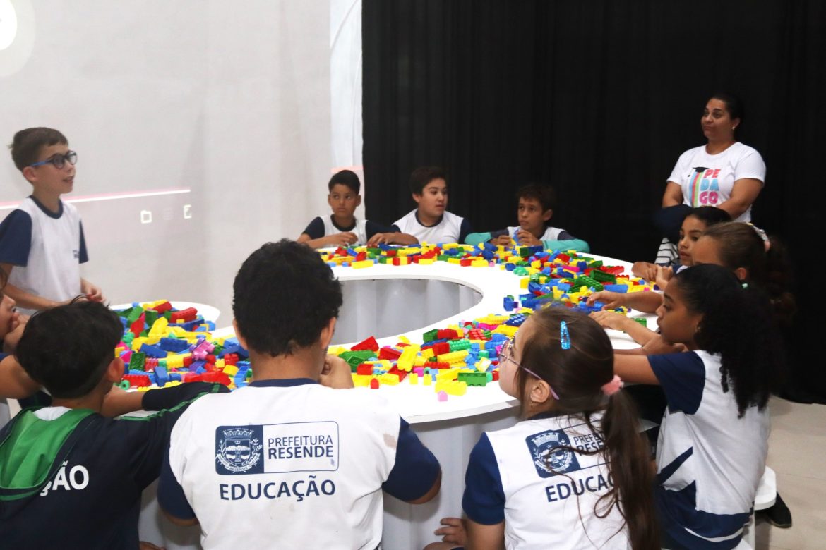 37.cf.res.cidades.exposição steam xp.2.estudantes.redessociais (3)