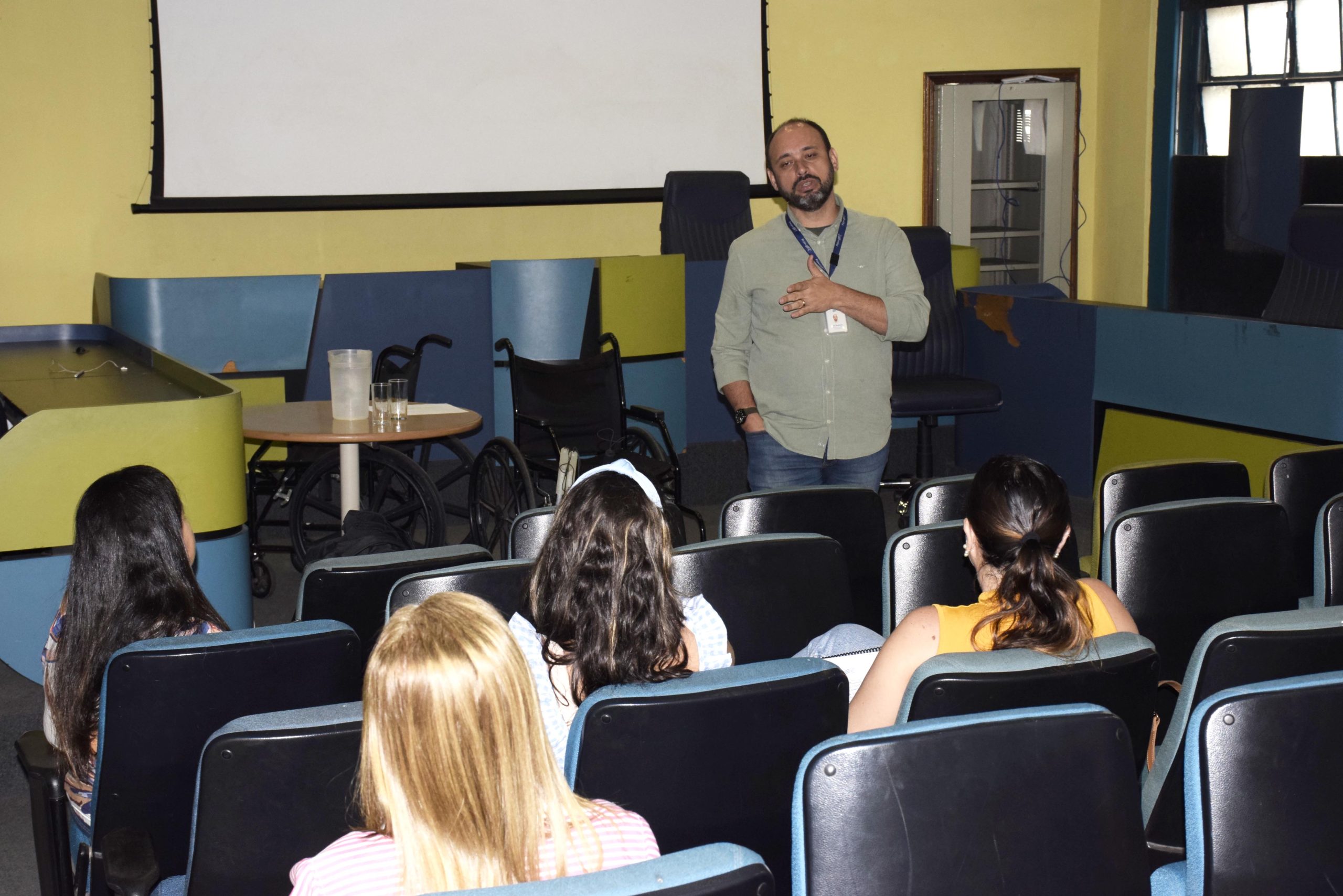 38.cf.res.cidades.resende inicia programa calçada acessível.2.palestras.carinarochapmr (3)