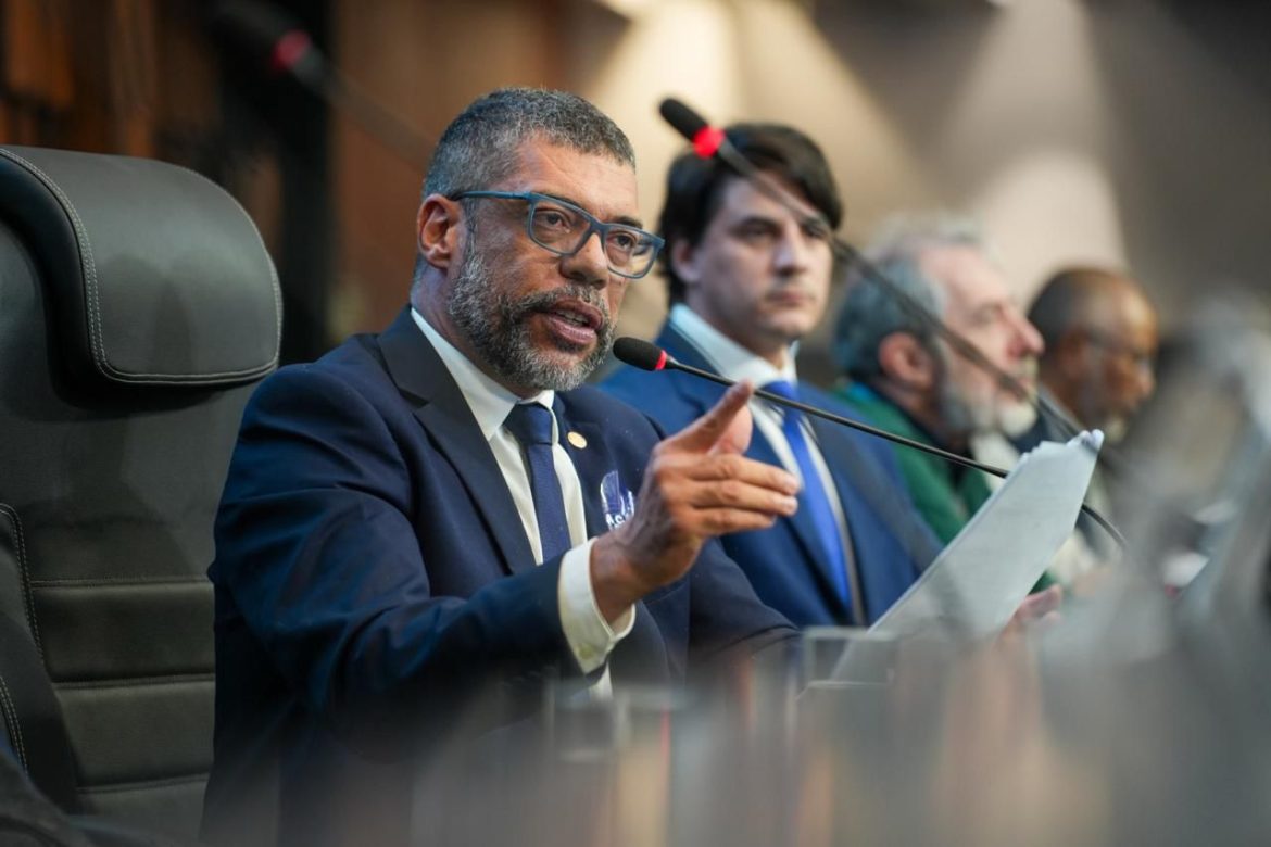 46.cf.res.polÍtica.defensoria abre apuração sobre reajuste.divulgaÇÃo