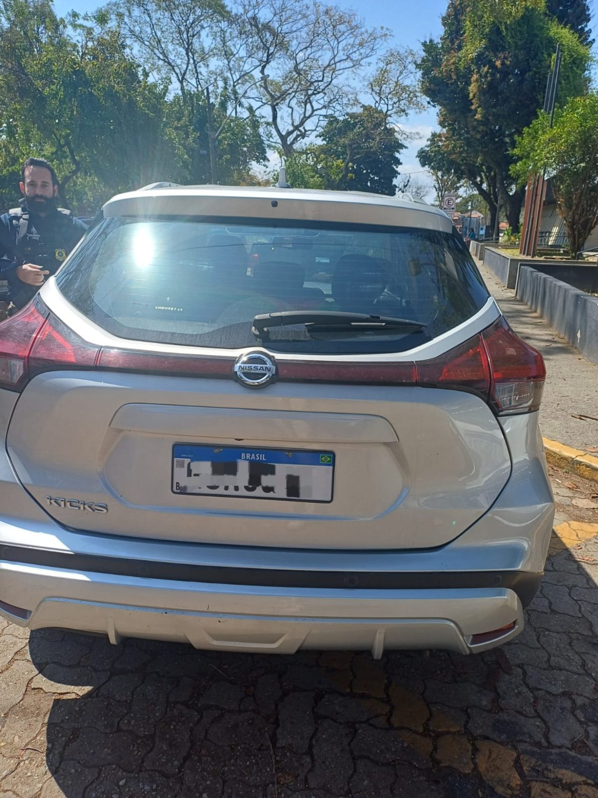 ação conjunta entre prf e polícia civil recupera veículo roubado em resende veículo divulgação