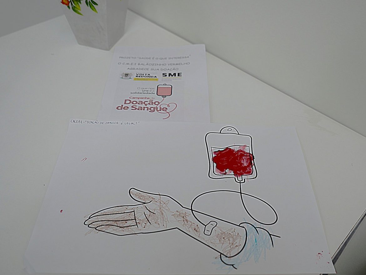 ação sobre conscientização para doação de sangue é realizada no cmei balãozinho vermelho geraldo henrique pmvr13