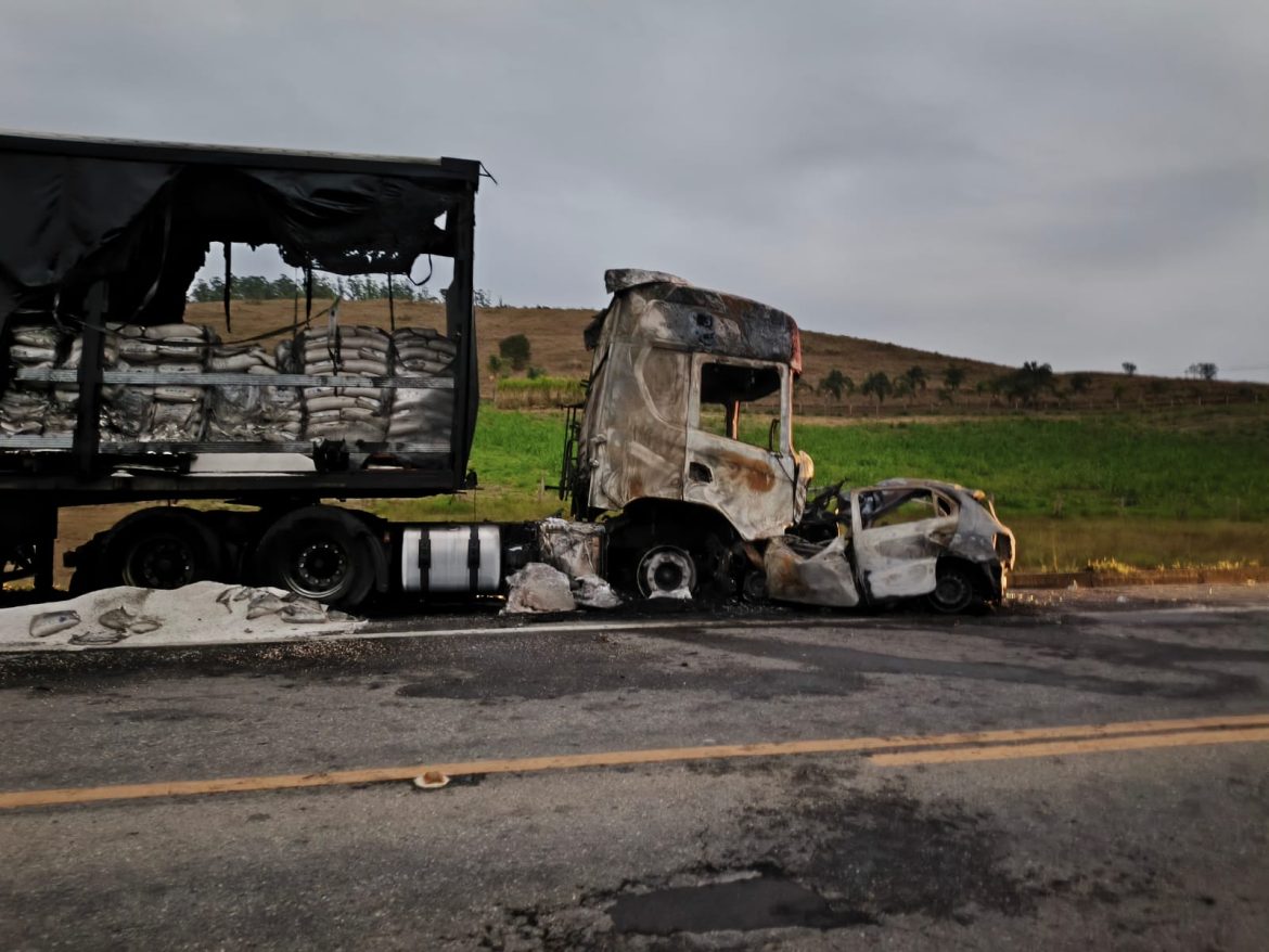 acidente na região do distrito andrade pinto, em vassouras, deixa dois mortos divulgação