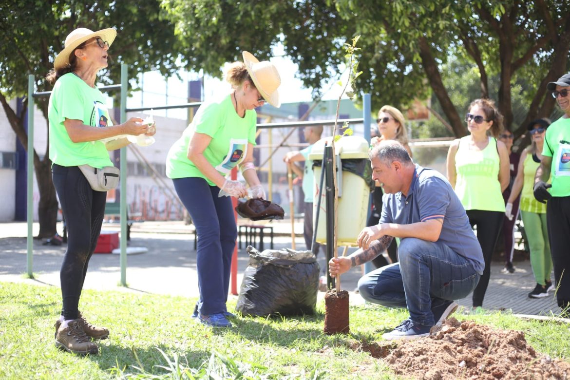 ações pelo dia mundial da limpeza e pelo dia da Árvore são realizadas em volta redonda adrian cópio pmvr1