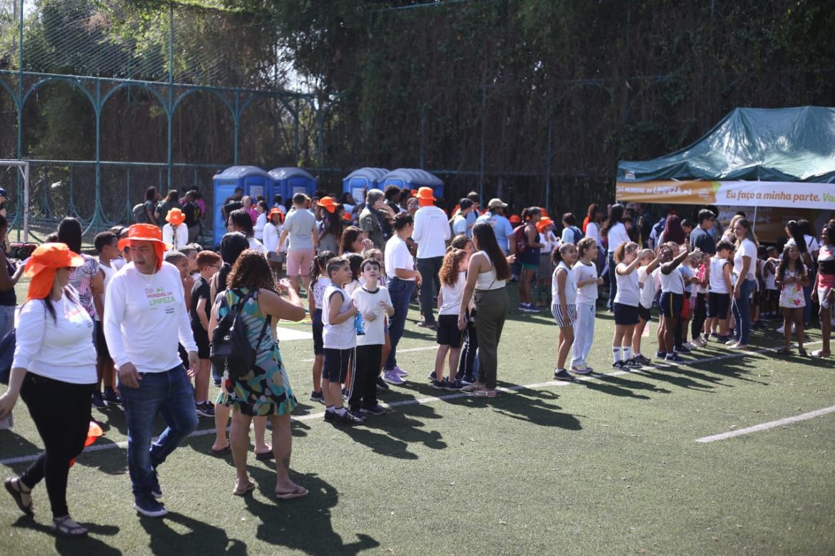 ações pelo dia mundial da limpeza e pelo dia da Árvore são realizadas em volta redonda adrian cópio pmvr111