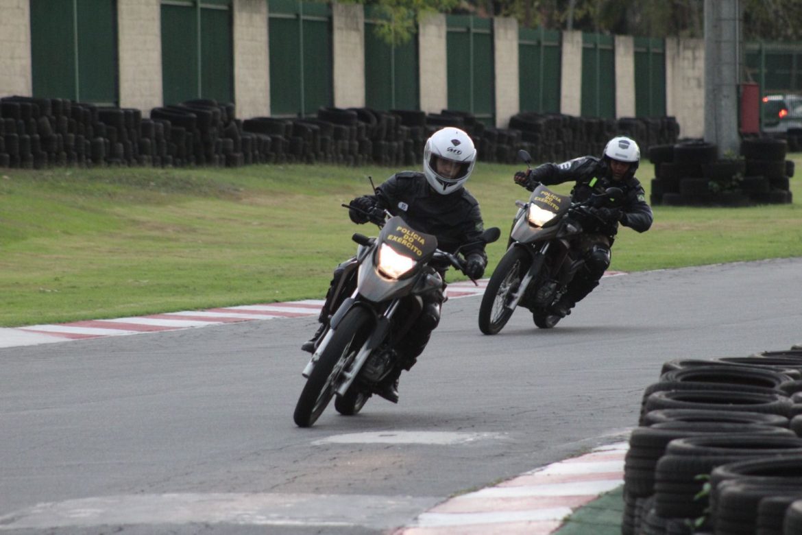 atividade conjunta entre ordem pública e militares do exército é realizada em volta redonda divulgação semop