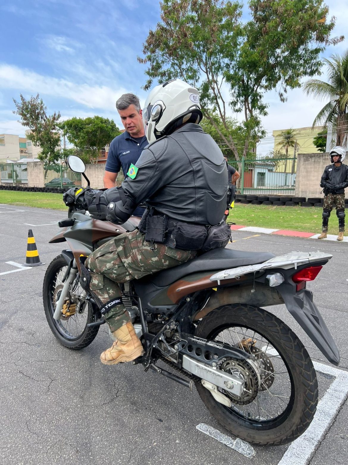 atividade conjunta entre ordem pública e militares do exército é realizada em volta redonda divulgação semop11