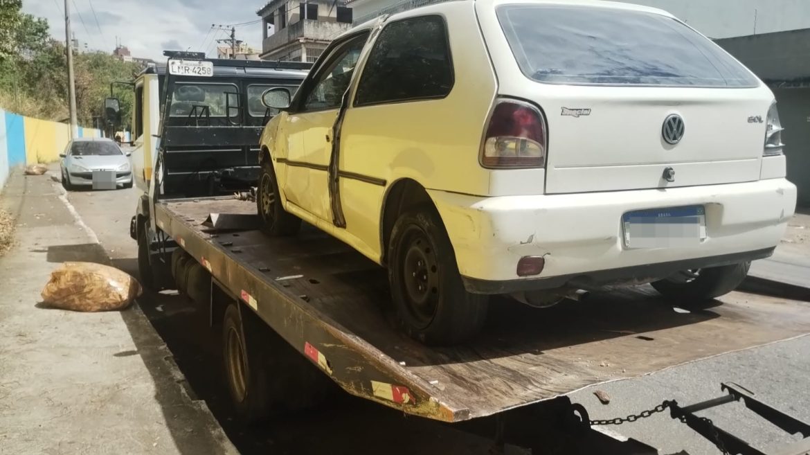 carro suspeito de envolvimento em furtos é apreendido pela guarda municipal de volta redonda divulgação semop
