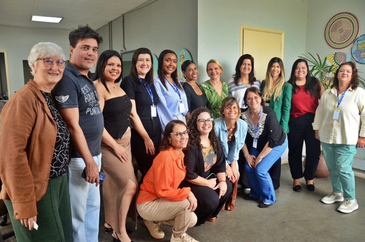 equipe de assistência social de nova iguaçu conhece trabalho municipal desenvolvido em volta redonda divulgação pmvr111 equipe de assistência social de nova iguaçu conhece trabalho municipal desenvolvido em volta redonda divulgação pmvr111