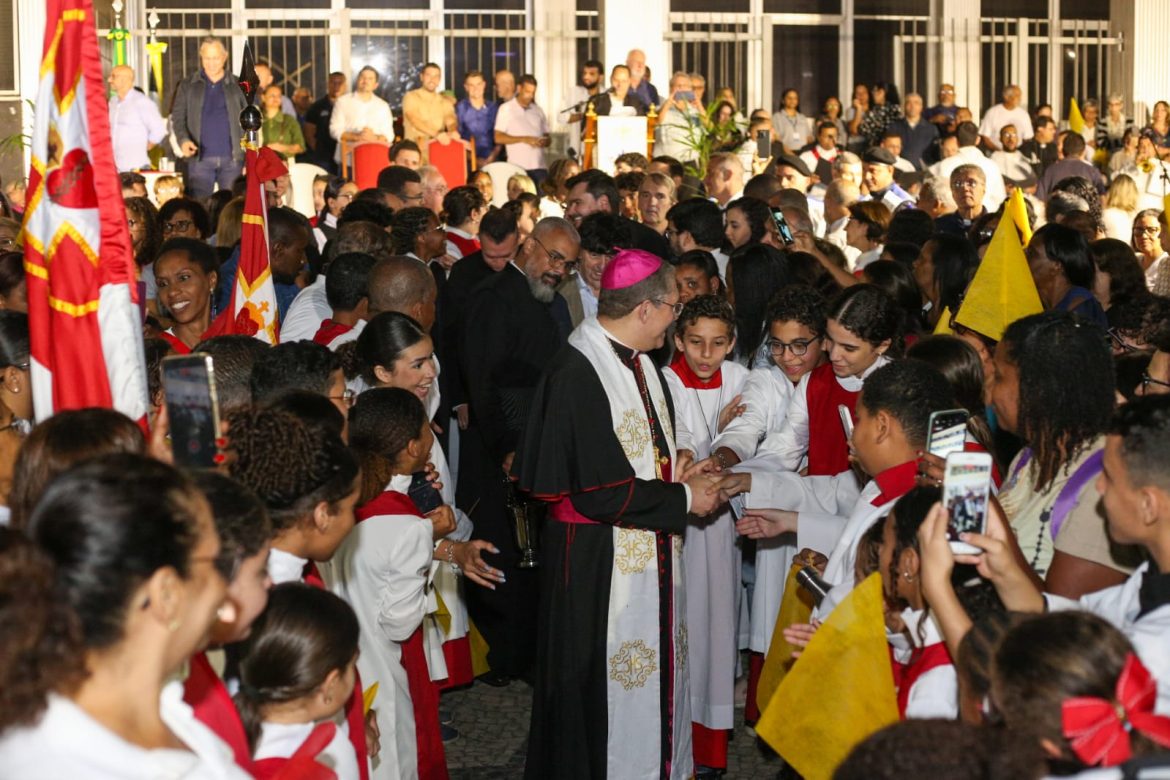 inaugurado em volta redonda monumento de nossa senhora da conceição adriana cópio pmvr11