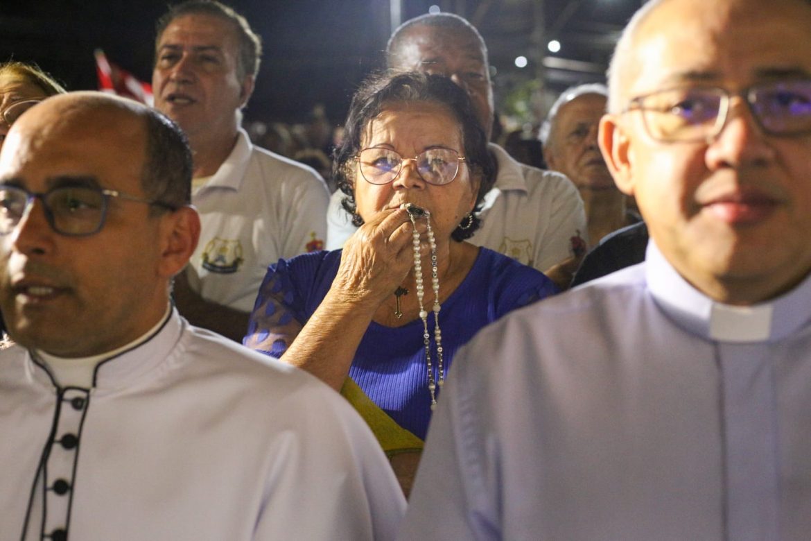 inaugurado em volta redonda monumento de nossa senhora da conceição adriana cópio pmvr12