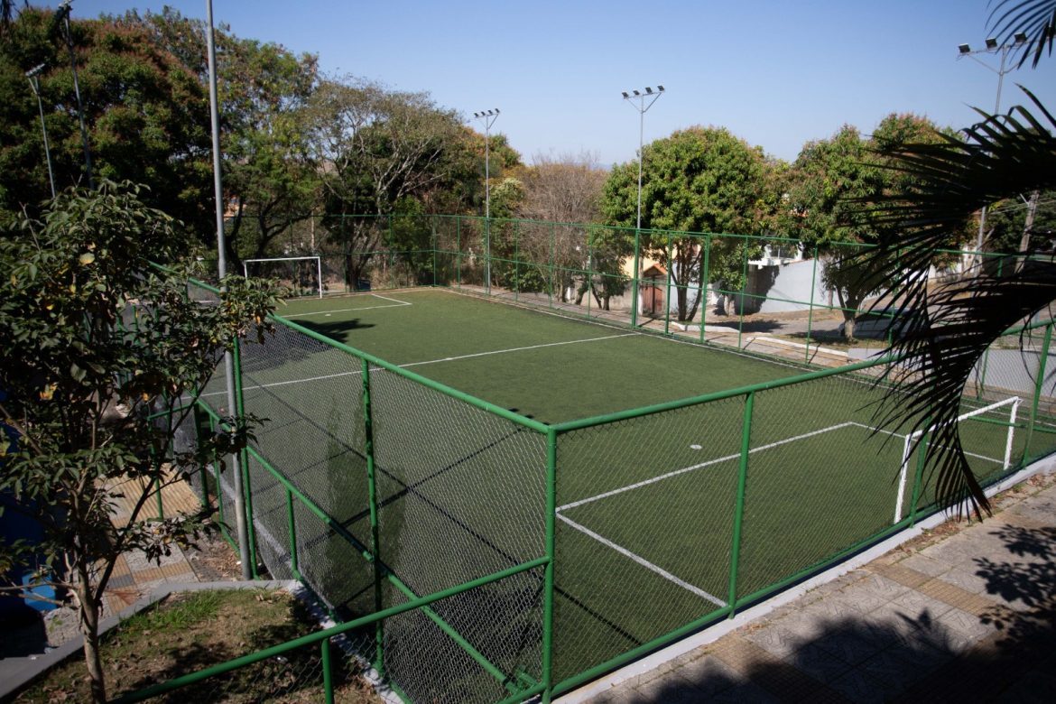 obra de revitalização de praça e área de lazer no jardim belvedere, em volta redonda, está na reta final cris oliveira pmvr1