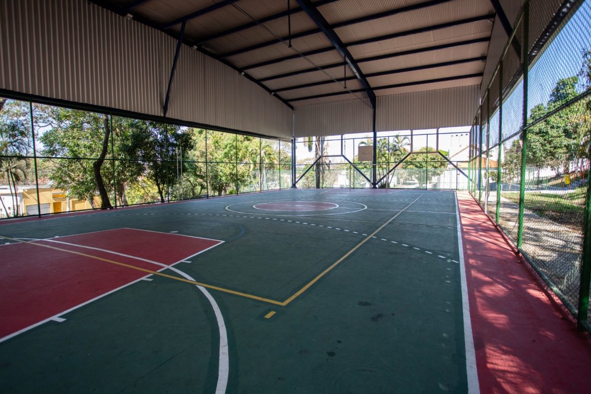 obra de revitalização de praça e área de lazer no jardim belvedere, em volta redonda, está na reta final cris oliveira pmvr123